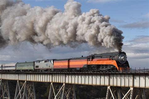 SP 4449 "Daylight". | Train, Steam trains, Train light