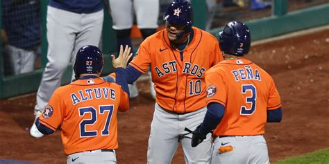 Astros' offense backs no-hitter in Game 4 win