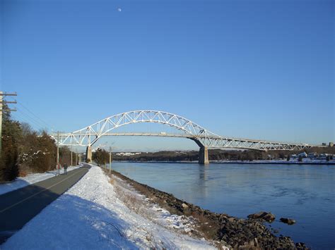 File:Cape Cod Canal - Bourne Bridge.jpg - Wikipedia