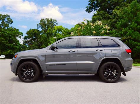 Pre-Owned 2019 Jeep Grand Cherokee Altitude 4WD 4D Sport Utility