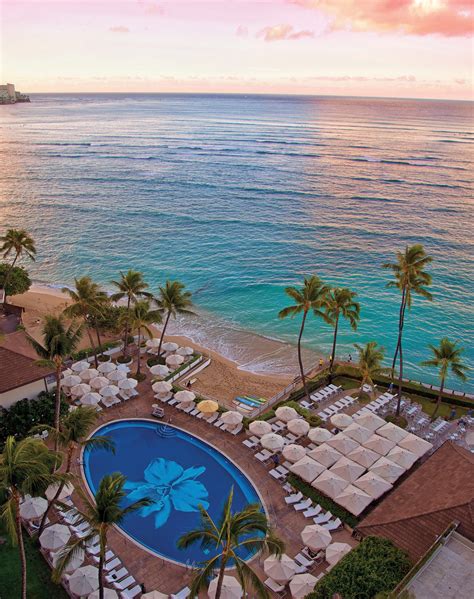 Western Landmark: The Halekulani Resort in Honolulu, Hawaii - Western Art & Architecture