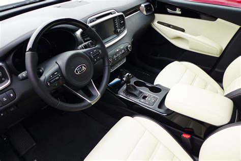 Interior of the 2016 Kia Sorento | Alain Gayot Photos Gallery