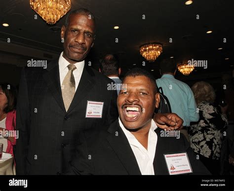 Former heavyweight boxing champions Leon Spinks and brother Michael ...