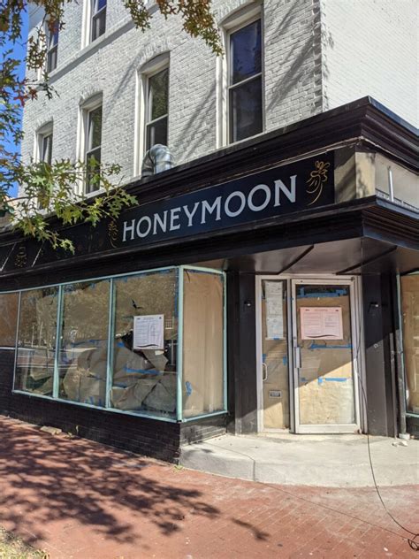 New Signage for Honeymoon Chicken at the old Slim’s space in Petworth - PoPville