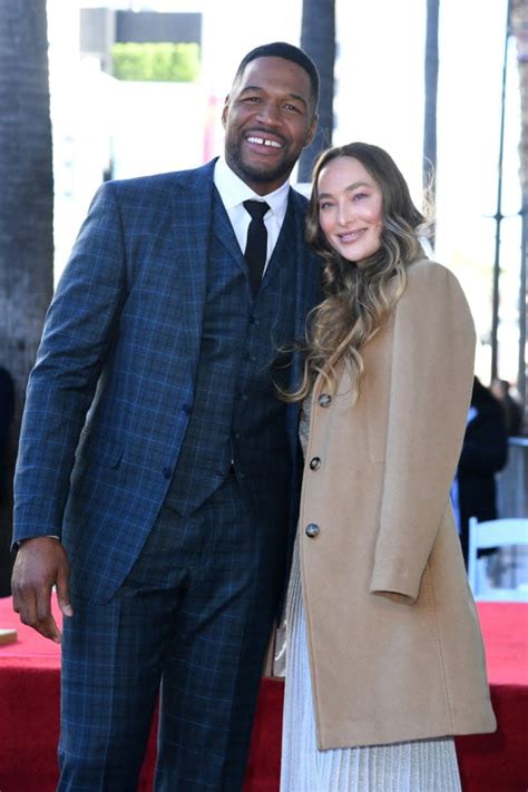 Michael Strahan Poses for Rare Photo With Girlfriend at Hollywood Walk ...