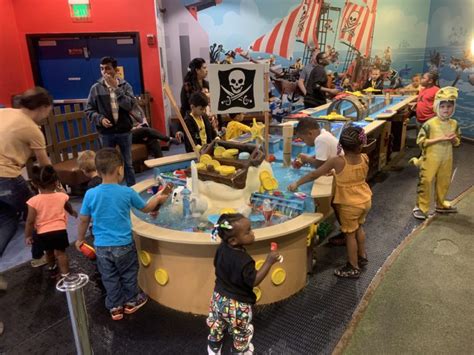 Legoland Discovery Center Atlanta: Food Prices + Discounts