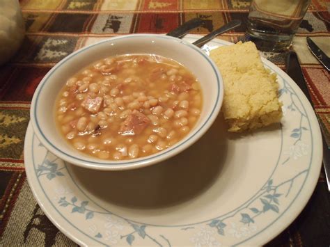 Yankee-Belle Cafe: Wintertime Bean Soup