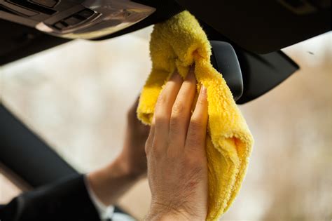 Interior Car Cleaning: Microfiber Cloth Benefits