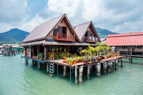 25 Houses Built on Stilts, Pilings and Piers (Photo Examples from Around the World) - Home ...