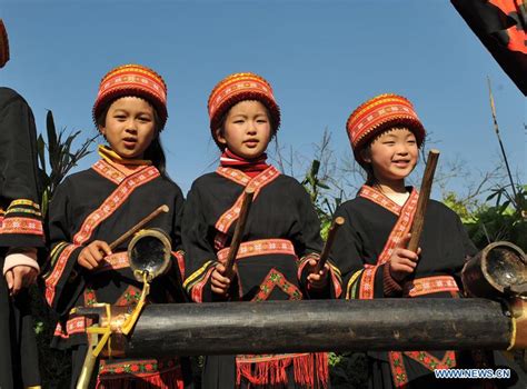 Traditional costumes reflect diversified ethnic cultures in Guangxi - Xinhua | English.news.cn