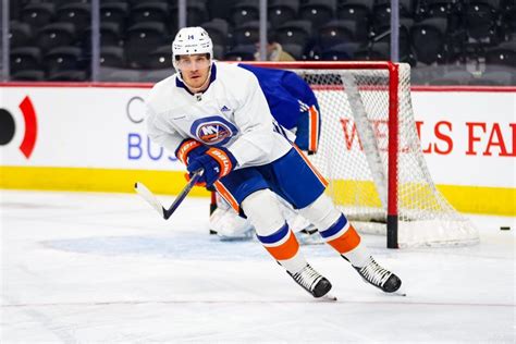 Bo Horvat’s nervous wait for Islanders debut ends, teammates relishing new energy | amNewYork