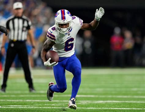 Video of Bills WR Isaiah Mckenzie's Christmas Gift Goes Viral