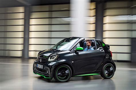 SMART fortwo Cabrio Electric Drive Specs & Photos - 2016, 2017, 2018, 2019, 2020, 2021, 2022 ...