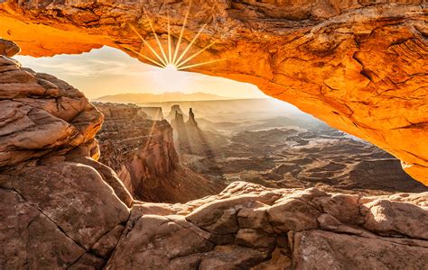 Mesa Arch sunrise in Canyonlands National Park: The natural world: Scott Stulberg Photography