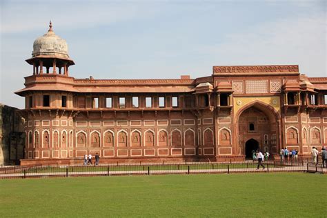 Photos Essay: The Incredible Agra Fort - Go Backpacking