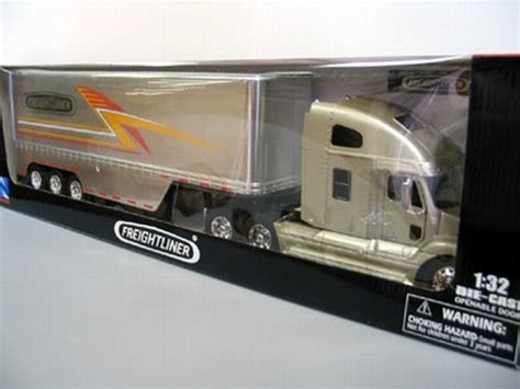 NewRay - Scale 1/32 - Lot 7 trucks - Catawiki