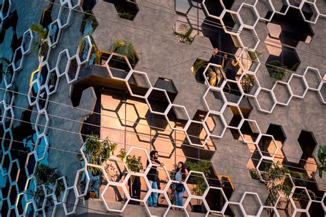 Hexagonal Facade Design Emerged as a Buffer of Stratifying Elements | Studio Ardete - The ...