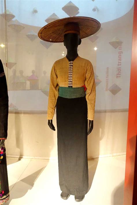 Traditional Dress of Vietnam for Men and Women | Holidify