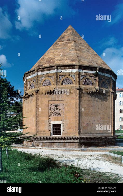 Hudavent hatun tomb hi-res stock photography and images - Alamy