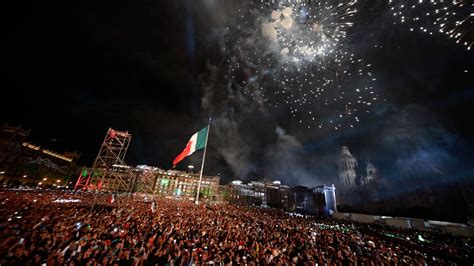 Mexico City's bells ring for Independence Day, in a massive celebration ...