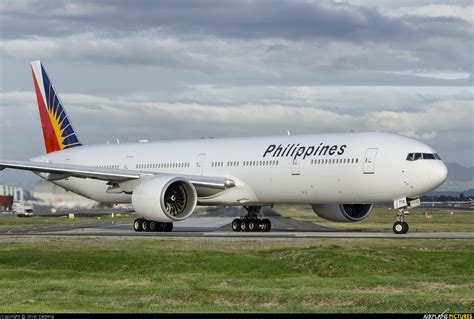 RP-C7774 - Philippines Airlines Boeing 777-300ER at Manila Ninoy Aquino Intl | Photo ID 266069 ...