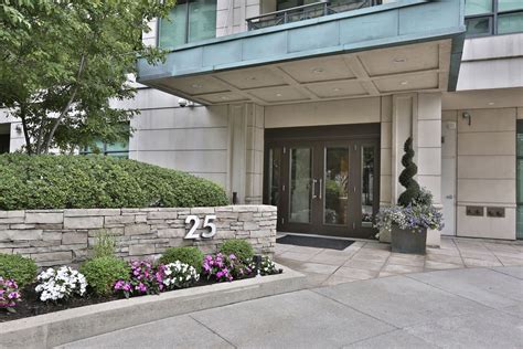 Luxury downtown Toronto condo sells at a premium - The Globe and Mail