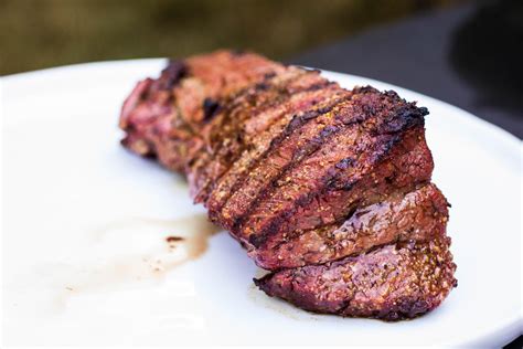 Traeger Smoked Beef Tenderloin | RecipeLion.com