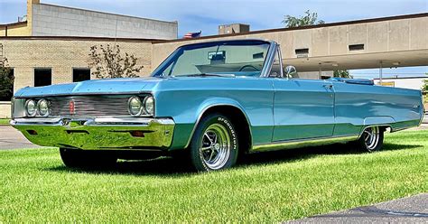 1968 Chrysler Newport Convertible - Sky Blue Metallic