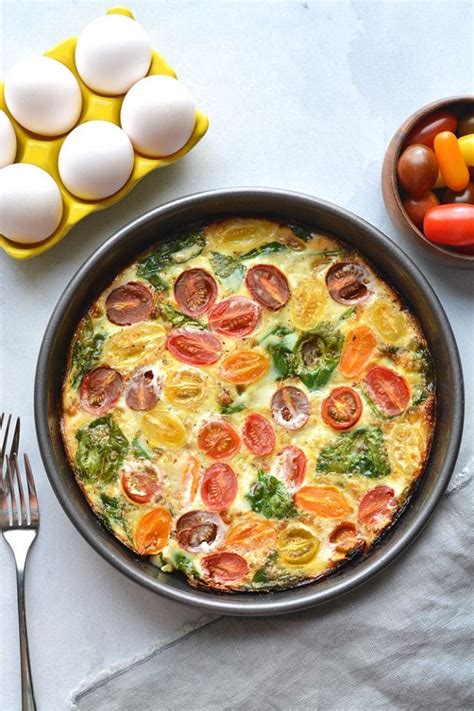 Tomato Spinach Egg White Frittata {Whole30, Paleo, Low Carb} - Skinny Fitalicious®