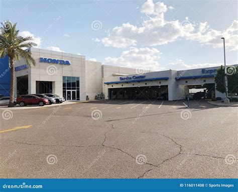 Honda Car Dealership. editorial stock photo. Image of automakers - 116011408