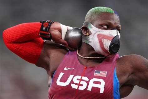 Olympics: Raven Saunders Joker mask at shot put is awesome