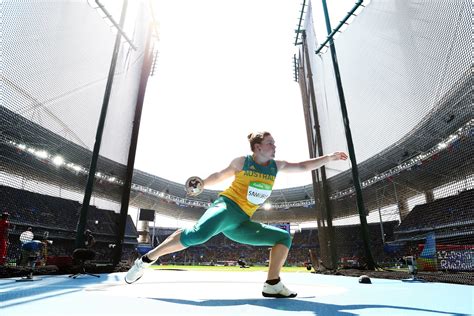 Women's Discus Olympics - Female Discus Throwers Photos and Premium ...