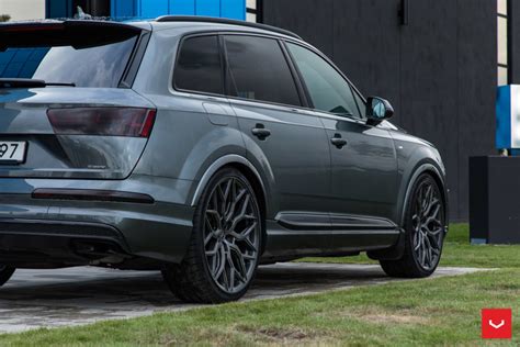 AUDI Q7 - HYBRID FORGED SERIES: HF-2 - Vossen Wheels