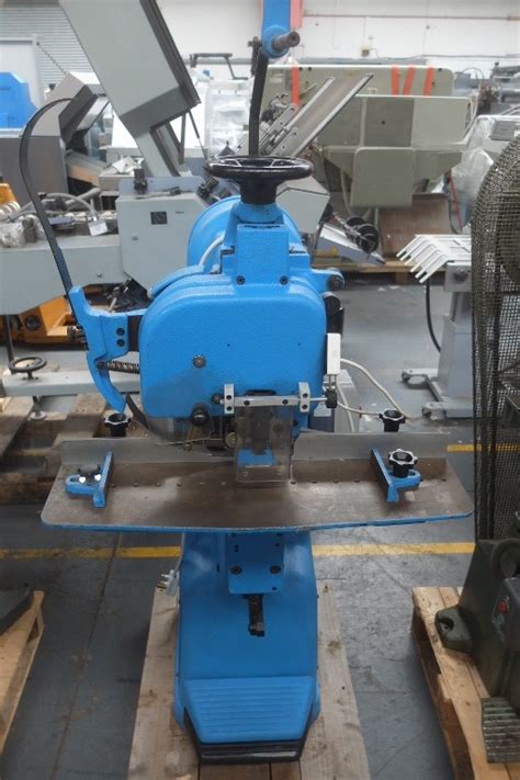 Used Bardolet Heavy Duty Saddle/Stab Stitching Machine year 1994 | PressCity