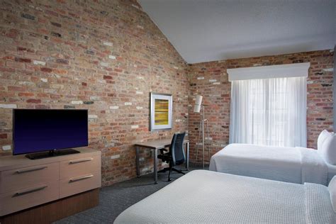 Courtyard by Marriott New Orleans Warehouse Arts District in New ...