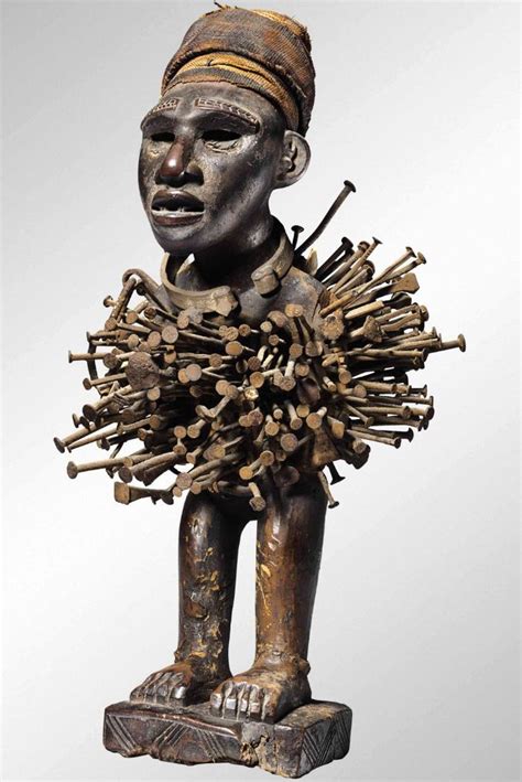 Africa | Nkisi power figure from DR Congo | Wood, nails, textiles | Afričan