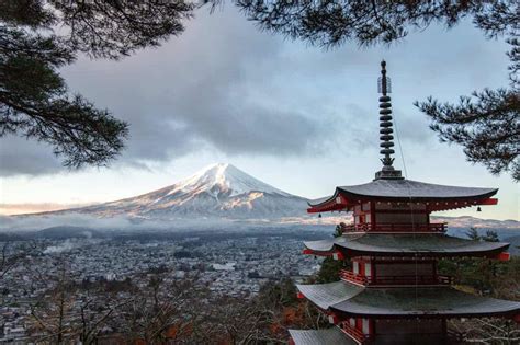 Volcanoes in Japan: The Top 4 Most Beautiful Volcanic Destinations