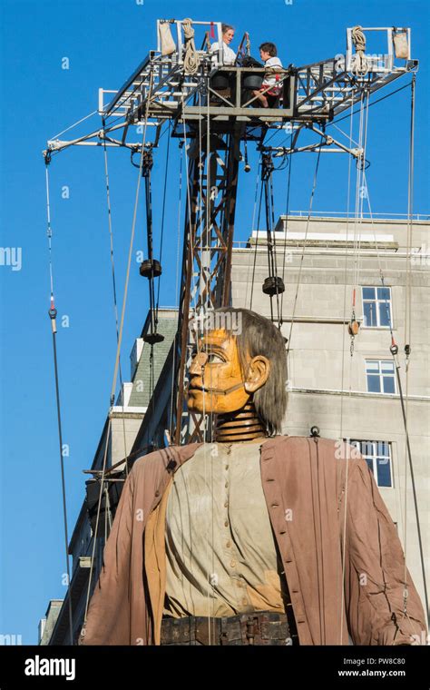 Royal de Luxe - Liverpool Giants Stock Photo - Alamy