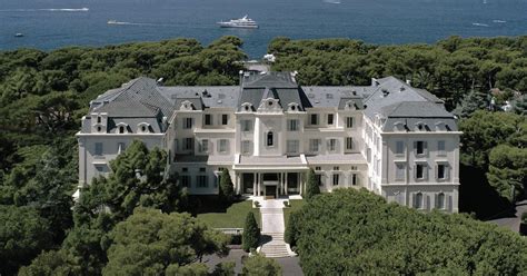 Hotel du Cap-Eden-Roc reabre na Riviera Francesa com projeto da brasileira Patricia ...