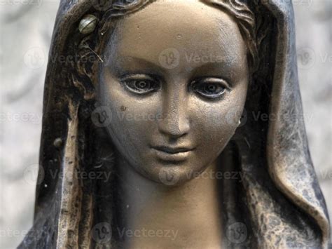 Holy madonna heart statue detail 20192401 Stock Photo at Vecteezy