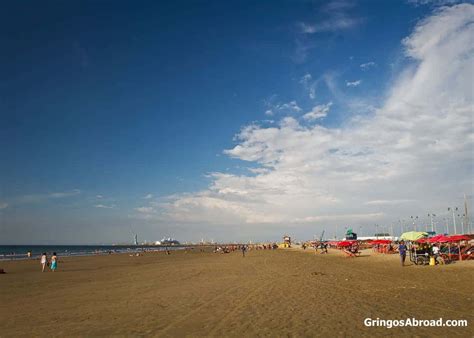 22 Ecuador Beaches & Beach Towns [Ultimate Guide] Photos, Videos | Storyteller Travel