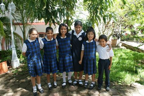 School uniforms bless orphans in Mexico - Samaritan's Purse Canada