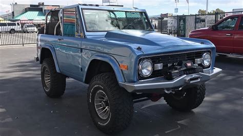 Old Ford Bronco Buyer’s Guide: History, Generations, Specifications ...