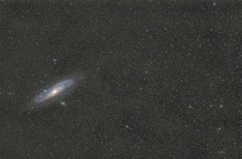 [M31] Andromeda (200mm/2.8 Canon 6D) : r/astrophotography