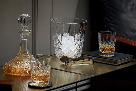 Best Whiskey Glasses For Whiskey-Sipping Glory [2020 Edition]