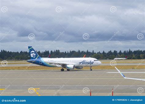 Alaska Airlines Airbus A320 at Seattle Airport, USA Editorial Photo - Image of gate, airway ...