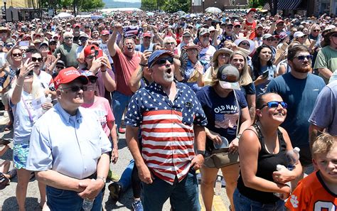 Friendly crowd of 50,000 comes Trump rally in sizzling hot Pickens