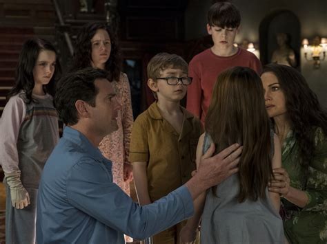 'Haunting of Hill House' is Basically 'This is Us' - But Super Creepy