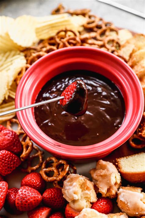 Chocolate Fondue Recipe – WellPlated.com