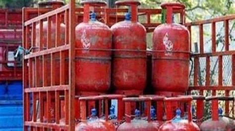 Use THESE smart methods to book your Indane LPG gas cylinder REFILL ...